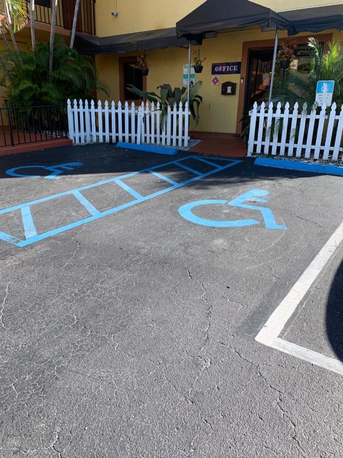 Sunny Palms Inn Lake Worth Beach Exterior foto