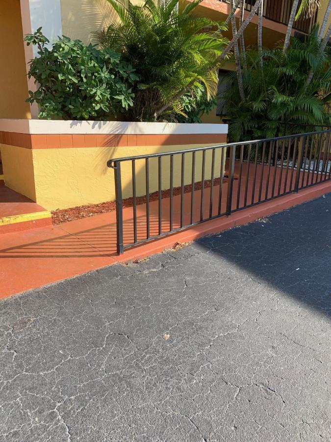Sunny Palms Inn Lake Worth Beach Exterior foto